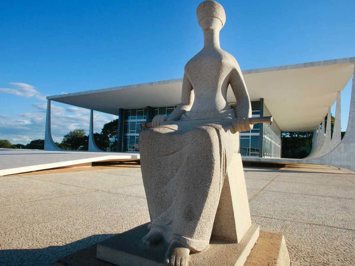 Crise no STF: Impactos nas eleições de 2026 e estratégias políticas